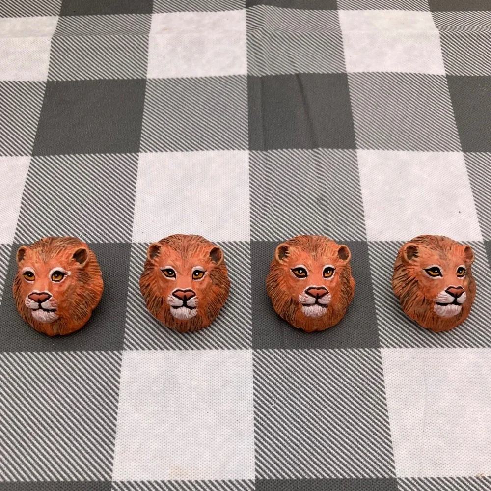 Lion Head Buttons OS Brown 4pc Set 3D Novelty Shank Animal